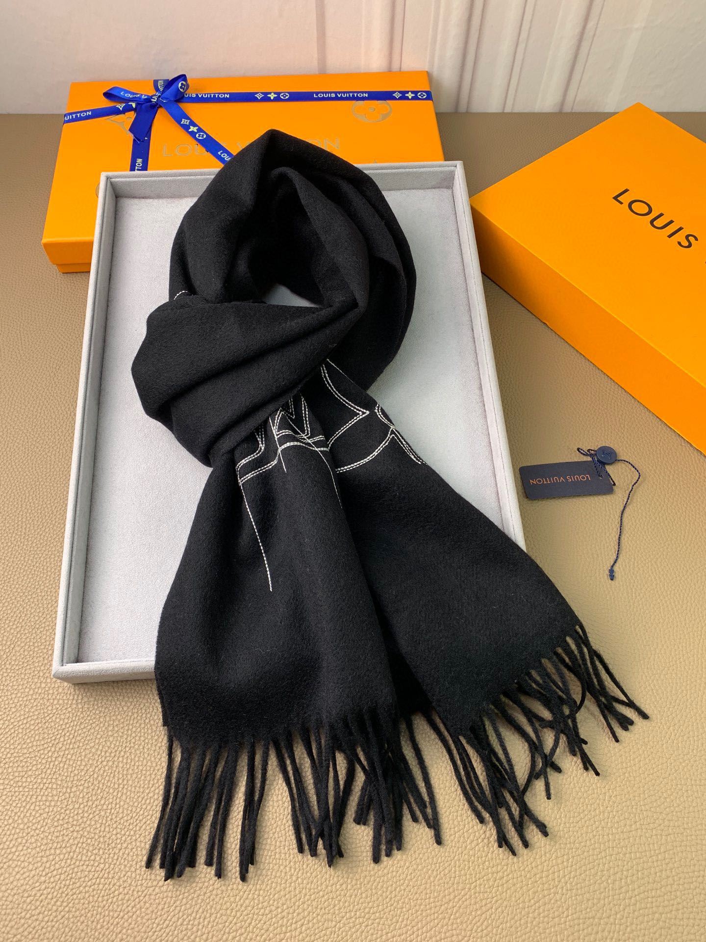 Valentino Scarf